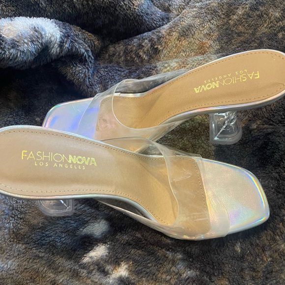 Brand new only worn for a photo shoot!! Fashion Nova in the box!!!! - Picture 3 of 4